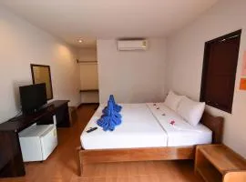 皮皮岛双棕榈别墅酒店