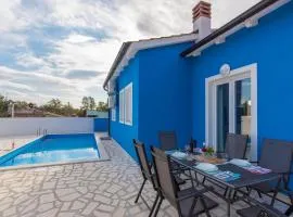 Blue Holiday House with Private Pool