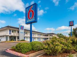 Motel 6-Bellmead, TX - Waco，位于BellmeadWaco Regional Airport - ACT附近的酒店