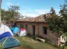 Camping do Cid (no centro)，位于圣托梅-达斯莱特拉斯的豪华帐篷营地