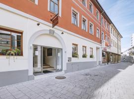 Boutique-Hotel Kronenstuben - unschlagbare Zentrumsnähe direkt am Marstall & Marktplatz - Schloss in 3 Min - Frühstück - Langzeitmiete，位于路德维希堡的酒店