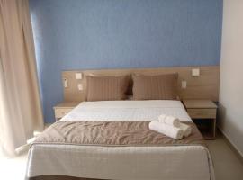 Hotel Fazenda China Park - Apartamento，位于多明戈斯马丁斯的酒店