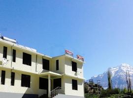 Hotel Bhaga River View，位于Jispa的酒店