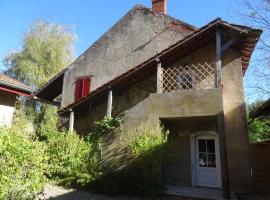LA BELLE D'ANTAN，位于Saint-Bonnet-en-Bresse的酒店