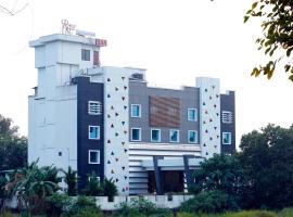 Rose International Hotel，位于Nilambūr的酒店