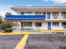 Motel 6-Bessemer, AL - Birmingham，位于贝瑟默的酒店