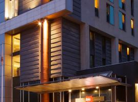 伦敦码头区卓越宜必思酒店，位于伦敦的酒店