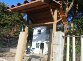 ISLA FUERTE CABAÑA LA COCOROQUERA，位于卡塔赫纳的酒店