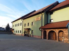 Čičina Tvrdonice penzion, restaurace, vinný sklep，位于Tvrdonice的旅馆