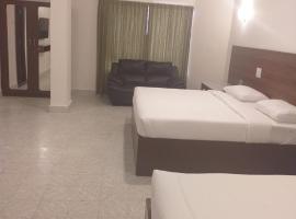 Sreeparthi Hotel，位于Oystermouth的酒店