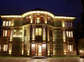 MinAli Boutique Hotel，位于舍基的酒店