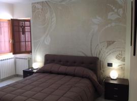 La stanza di villa Sara，位于奇维塔韦基亚的浪漫度假酒店