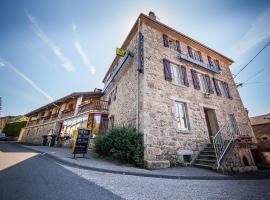 Au Pont de Raffiny，位于Saint-Anthème的酒店