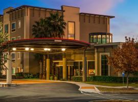 莱克兰贝斯特韦斯特PLUS套房酒店，位于圣安东尼奥Lackland AFB的酒店