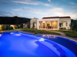 Three Stars Luxury Villas，位于莫拉蒂卡的乡村别墅