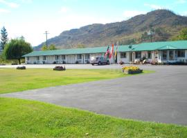 Mountain Springs Motel & RV Park，位于Barrière的酒店