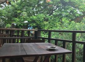 布甘维尔阁楼公寓，位于阿布拉奥的带停车场的酒店