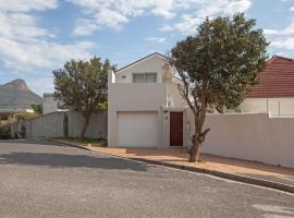 20 belladonna avenue Vredehoek Cape town，位于Vredehoek的酒店