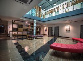 3-Plus Hotel，位于哥打京那巴鲁的酒店