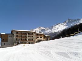Hôtel Club MMV Le Val Cenis，位于琴山朗勒堡的酒店