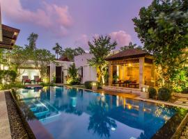 Sunset Ocean Front Villa , Mai Khao Phuket，位于迈考海滩的家庭/亲子酒店
