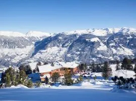 拉尔马广场山酒店