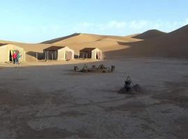 Bivouac Dune Iriki，位于Foum Zguid的豪华帐篷