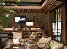 Kollektiv Hotel，位于万隆的酒店