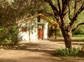 Casita Los Retoños en San Marcos Sierras，位于圣马科斯塞拉的公寓