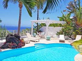 LA BOHEME, résidence de 5 appartements avec piscine, vue océan, Petite Ile，位于珀蒂蒂勒的酒店