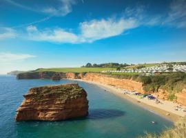 Ladram Bay Holiday Park，位于Otterton的露营地