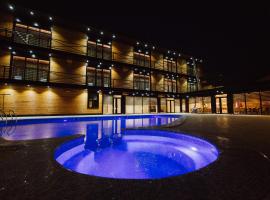 Barhat Hotel & SPA，位于塔拉兹的酒店