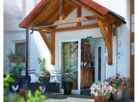 Landhaus-Apartments，位于Wattenheim的酒店