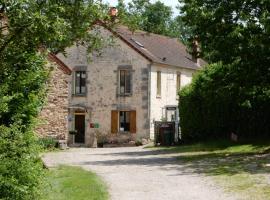 Hotel Camping Sur Yonne，位于Épiry的酒店