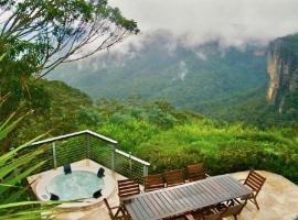 Amaroo Mountaintop Villa，位于肯图巴的酒店