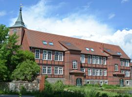BioHotel Burg Lenzen，位于Lenzen的酒店