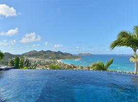 Mystique luxury villa at the heart of the island，位于古斯塔维亚的酒店