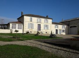 L'En Haut des Vignes，位于Mérignac的住宿加早餐旅馆