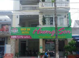 Khách sạn Hương Sen Sa Dec，位于Sa Ðéc的酒店