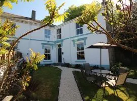 2 Emma Place