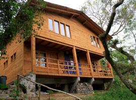 雷瑟瓦阿祖尔旅馆，位于库埃察兰德尔普罗格雷索的酒店