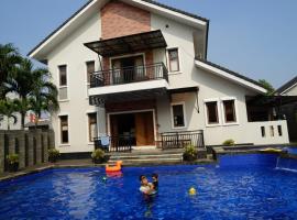 Pesona Air - Villa and Private Pool，位于德波的度假短租房