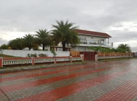 4 Pearls- 154 Pearl Beach，位于蓬蒂切里的酒店