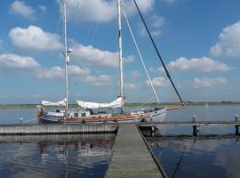 Privé B&B Zeilboot Noorderlicht，位于坎珀兰的酒店