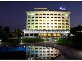 西瑞狄阳光沙滩酒店，位于舍地维特N欢乐水上乐园附近的酒店
