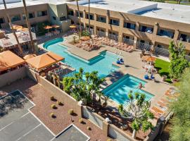 3棕榈酒店，位于斯科茨的带按摩浴缸的酒店