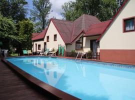 O.W. Blue Cafe，位于克罗奇琴科的酒店