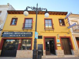 HOSTAL RESTAURANTE MILAN II，位于圣克莱门特的酒店