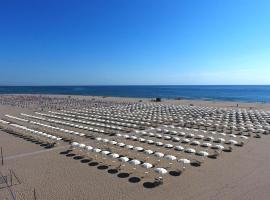 Albatross Mobile Homes on Camping Mare e Pineta，位于里杜德里伊斯坦西的酒店