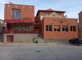 Hostal La Sociedad，位于Arens de Lledó的酒店